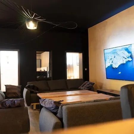 Old Pub In New Design For Up To 12 People