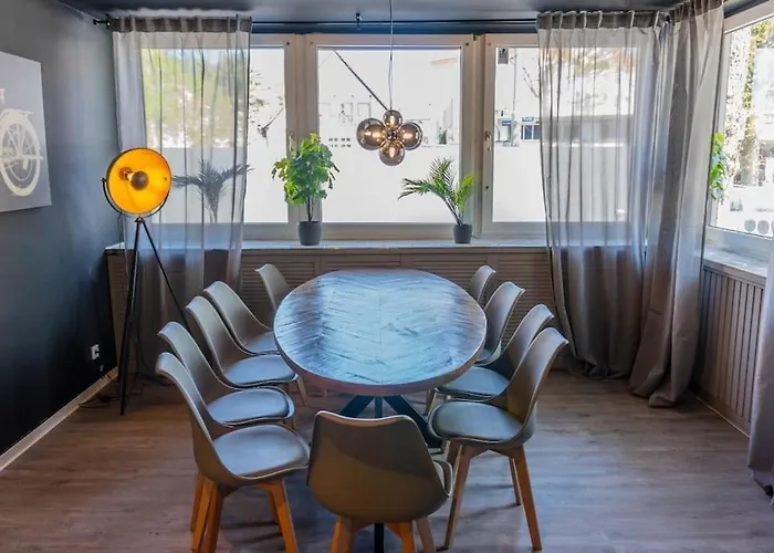 Old Pub In New Design For Up To 12 People *