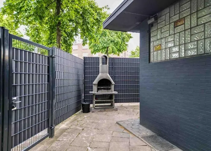 Old Pub In New Design For Up To 12 People *