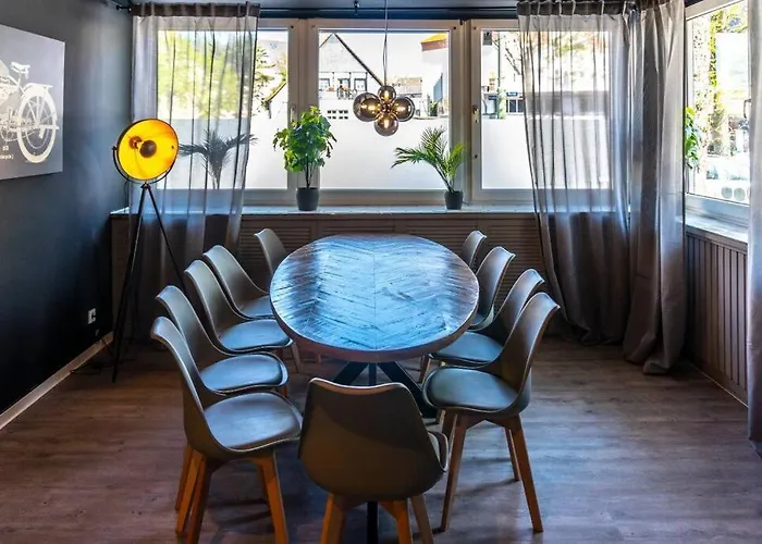 Old Pub In New Design For Up To 12 People *